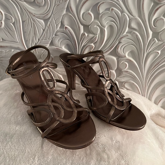 Bisou Bisou metallic strappy sandals - Picture 7 of 8